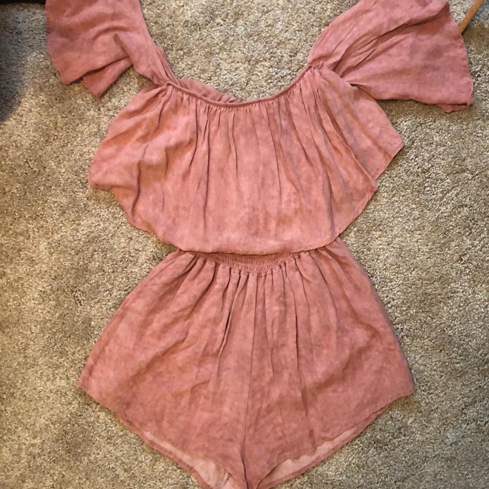 Rose colored romper great for Summer or Fall!